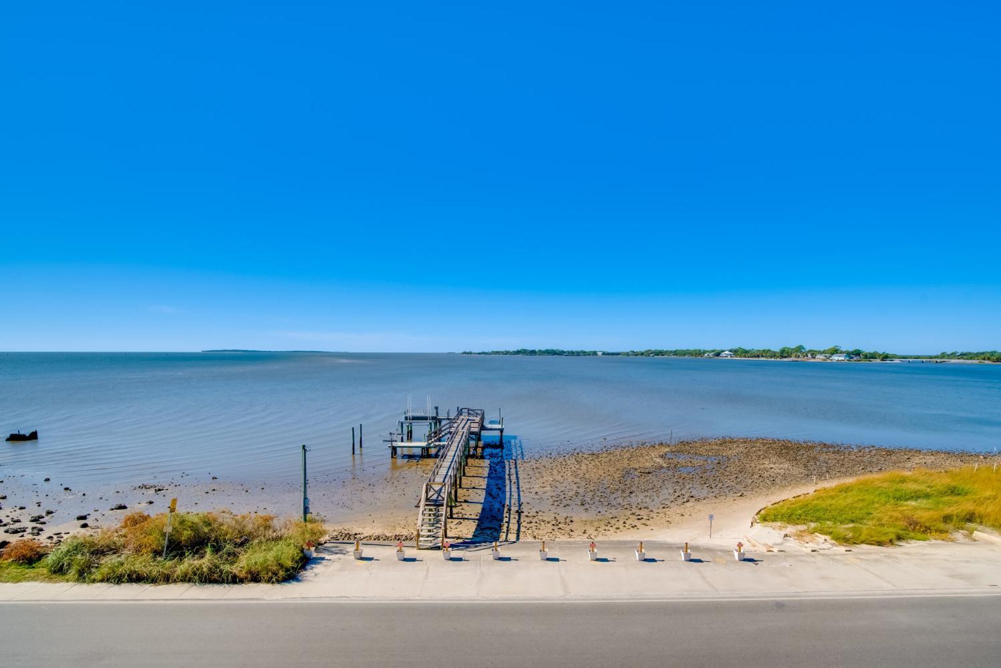 Oceanfront Oasis In Cedar Key With 2 Balconies!ヴィラ エクステリア 写真